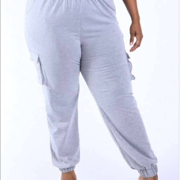 GREY FITTED PLUS SIZE CARGO JOGGER SWEATPANTS - Picture 6 of 11